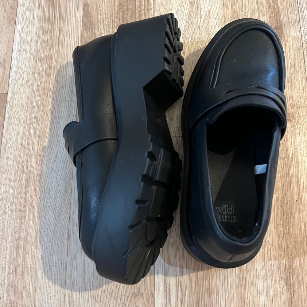 black clogs with platform